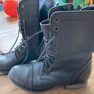 STEVE MADDEN Combat Boots - size 7